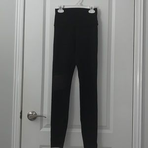 black lululemon wunder unders, size 4